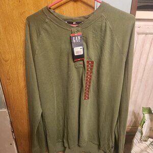 Green men long-sleeved shirt